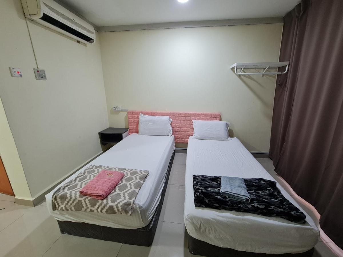 Oyo 90442 Newtown Star Hotel Klang Kültér fotó