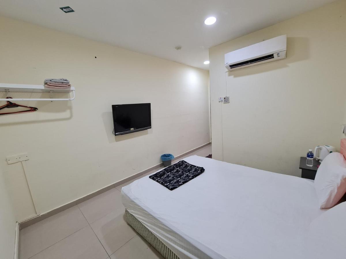 Oyo 90442 Newtown Star Hotel Klang Kültér fotó