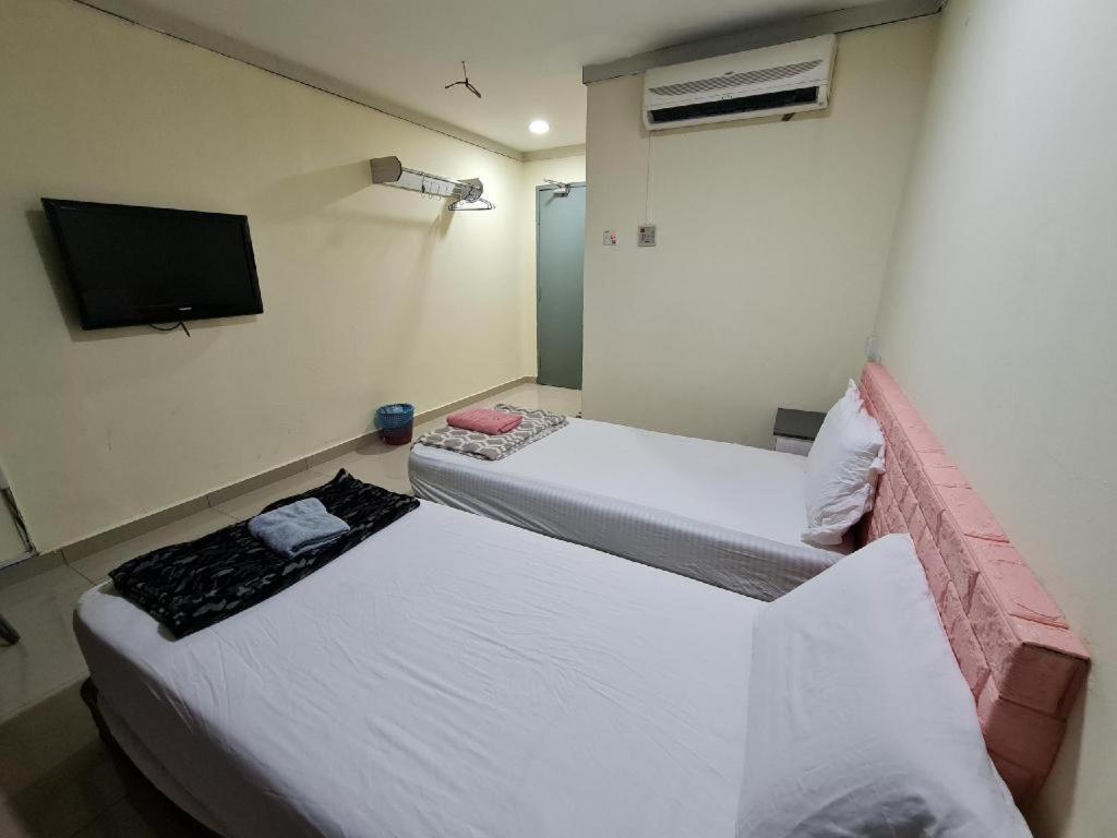 Oyo 90442 Newtown Star Hotel Klang Kültér fotó
